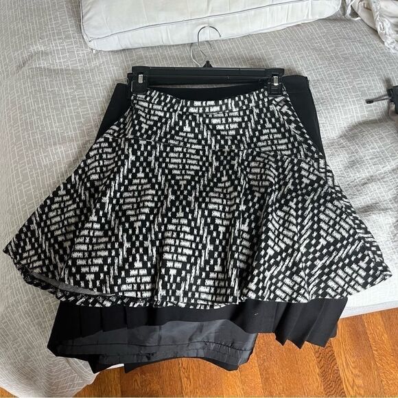 Aqua(Bloomingdales) black and white patterned circle skirt. - Picture 1 of 4